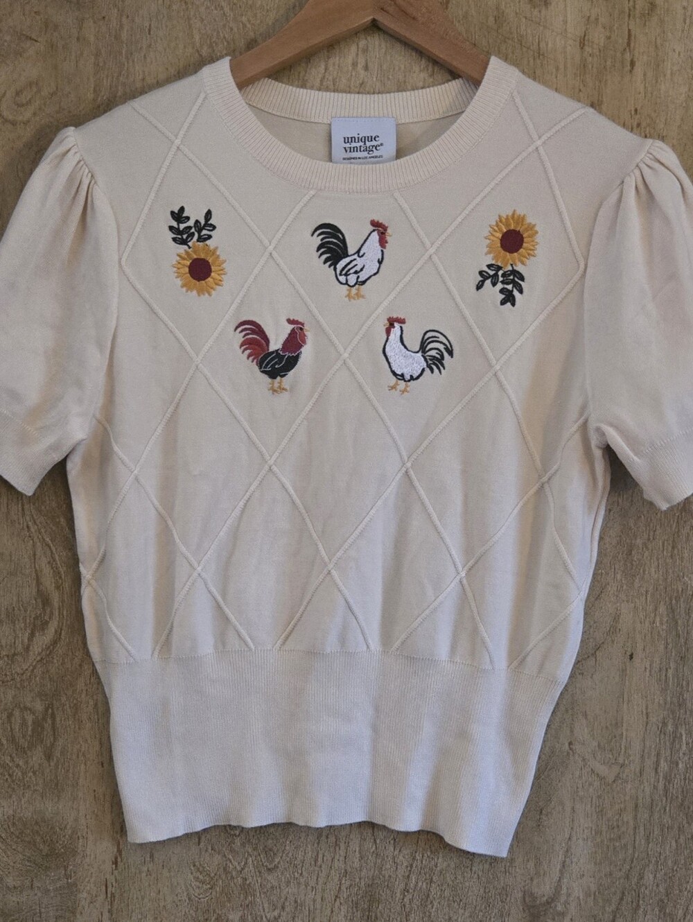 Unique Vintage Embroidered Roosters & Sunflowers Cream Sweater - Picture 5 of 6